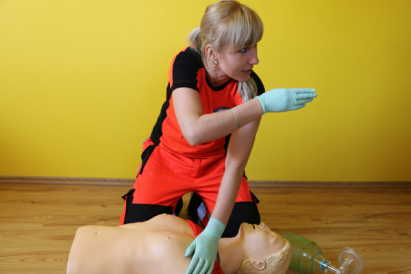 Paramediko - kursy pierwszej pomocy ratownicy medyczni